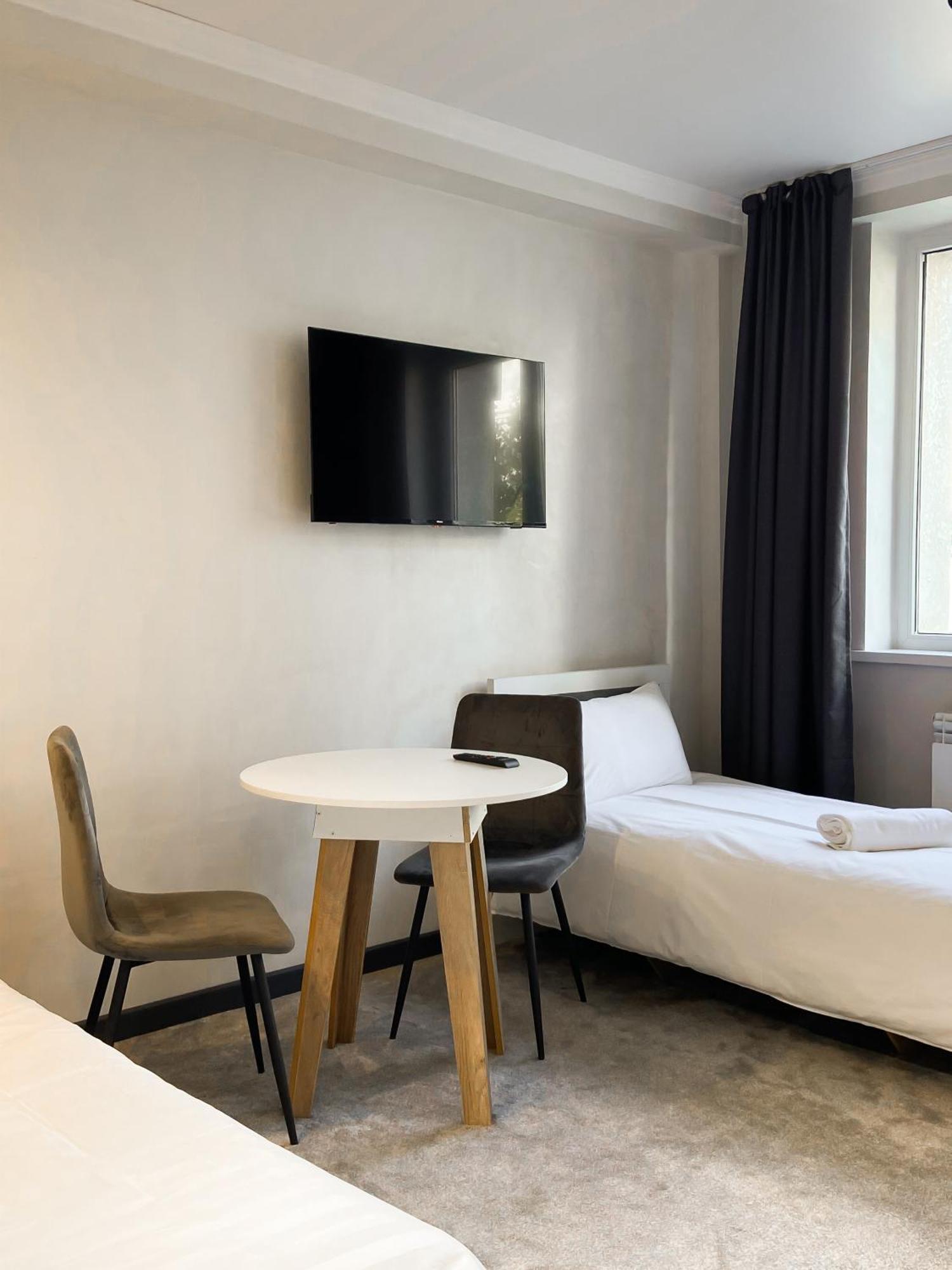 Apart Hotel Beles Алма Ата Екстериор снимка